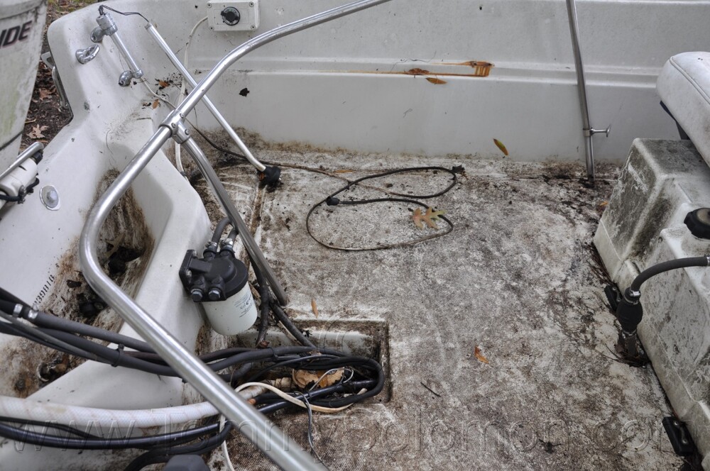 1987 Boston Whaler 17' Montauk - 17