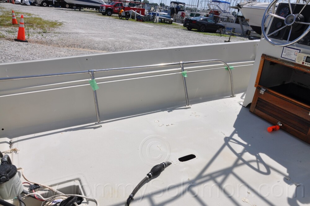 1987 Boston Whaler 17' Montauk - 257