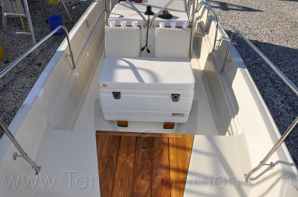 1987 Boston Whaler 17' Montauk - 576