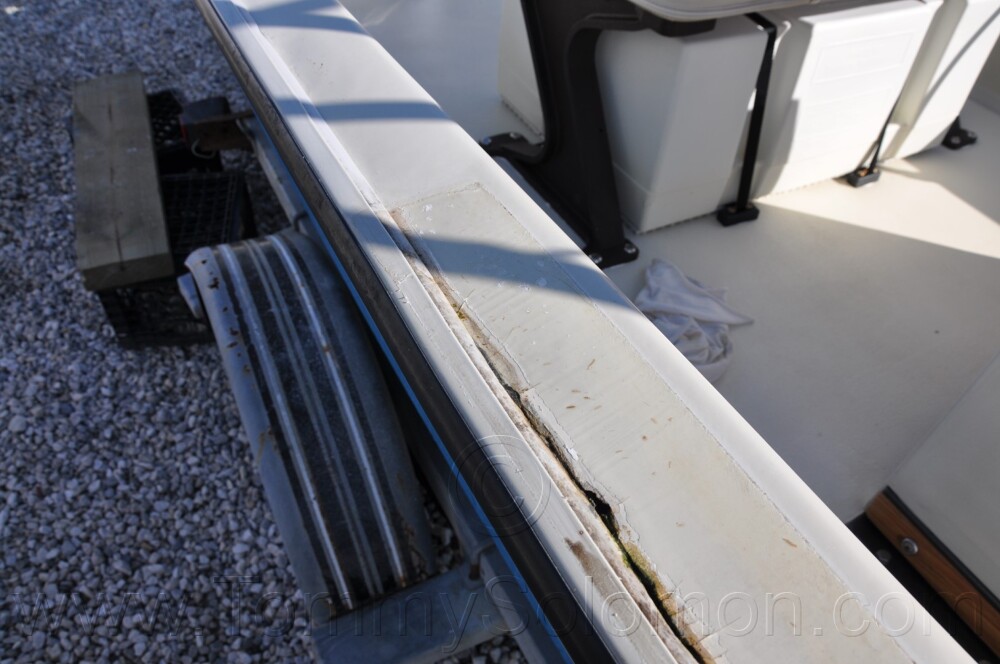 1987 Boston Whaler 17' Montauk - 584