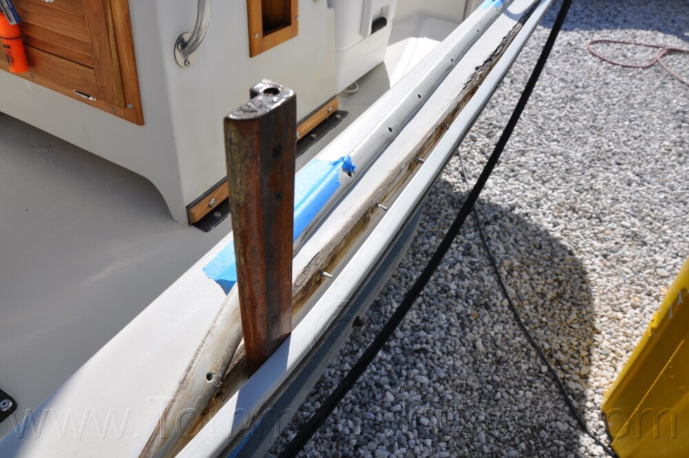 1987 Boston Whaler 17' Montauk - 587