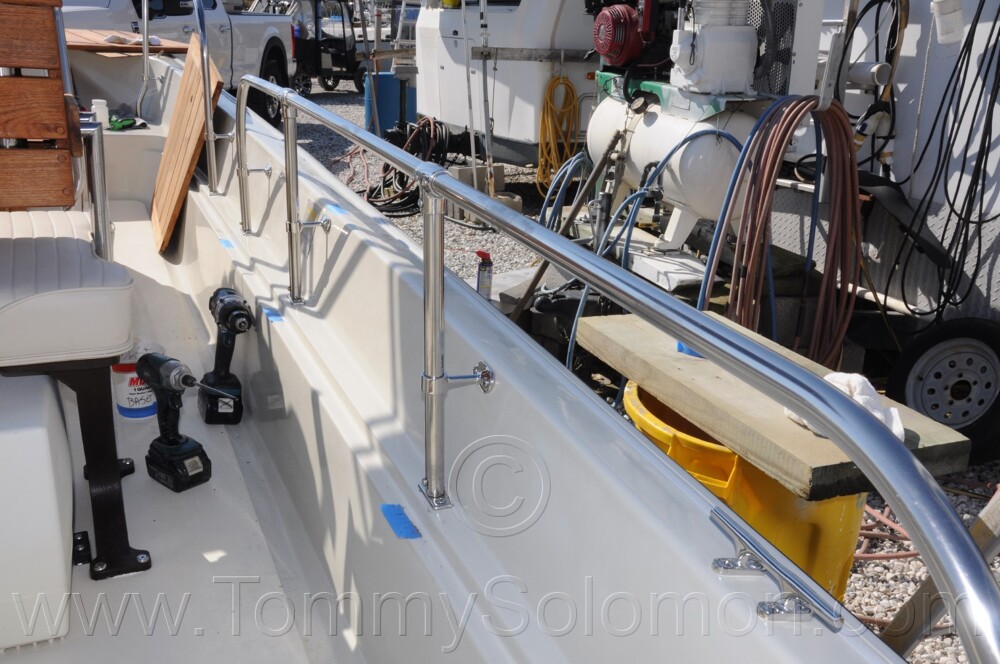 1987 Boston Whaler 17' Montauk - 608