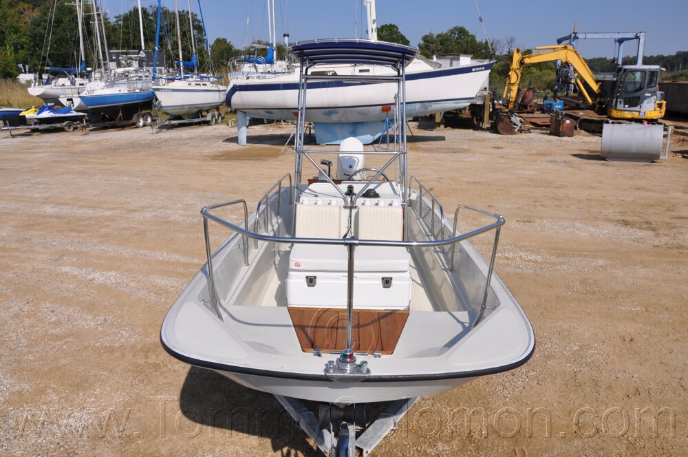 1987 Boston Whaler 17' Montauk - 623