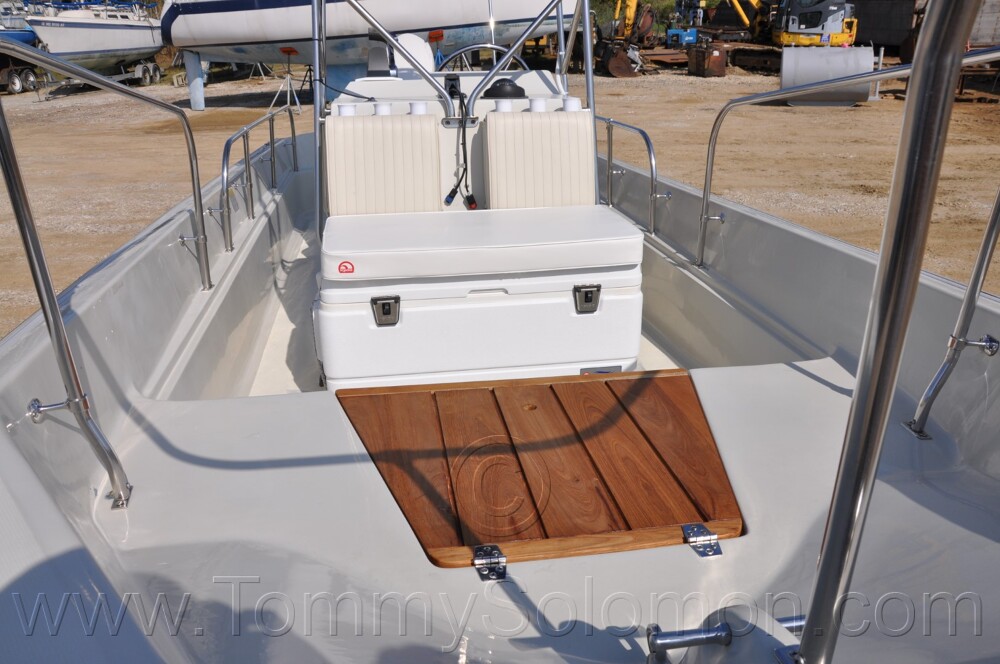 1987 Boston Whaler 17' Montauk - 625