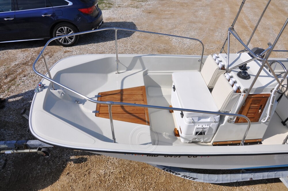 1987 Boston Whaler 17' Montauk - 639