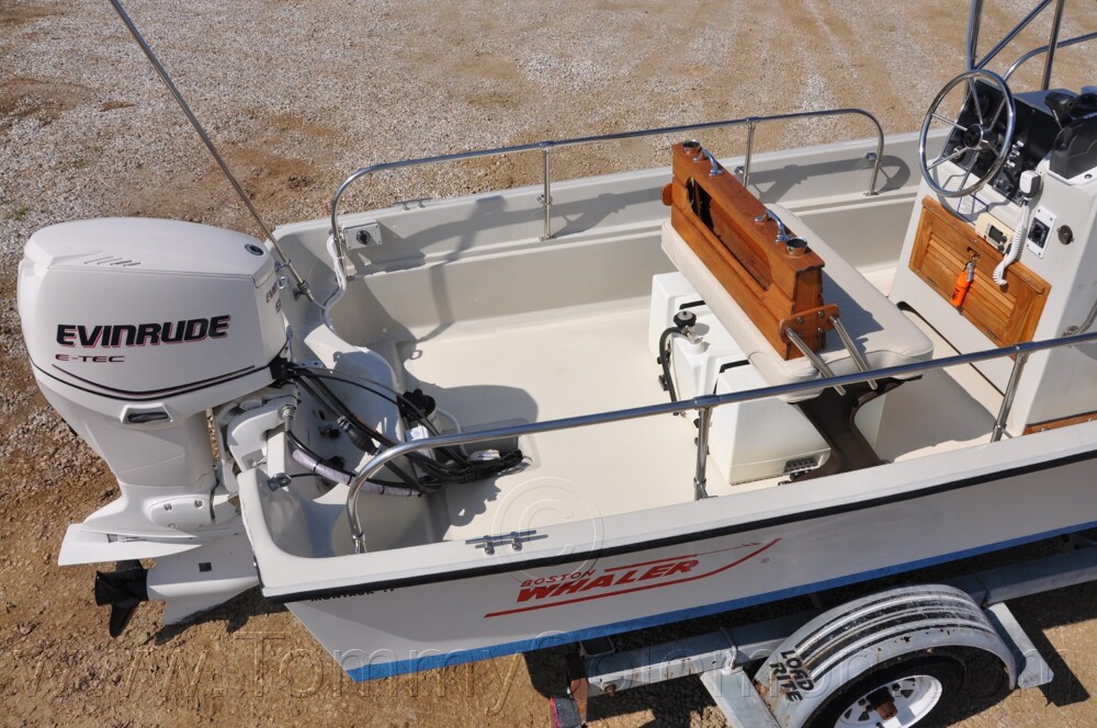 1987 Boston Whaler 17' Montauk - 653