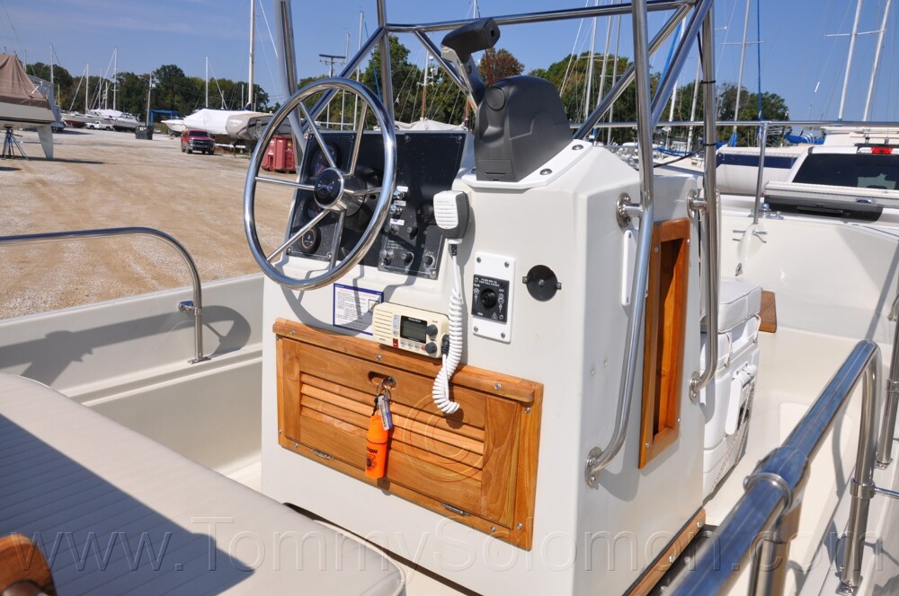 1987 Boston Whaler 17' Montauk - 658