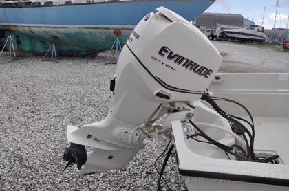 1987 Boston Whaler 17' Montauk - 89