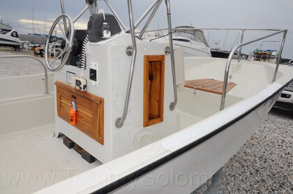 1987 Boston Whaler 17' Montauk - 358