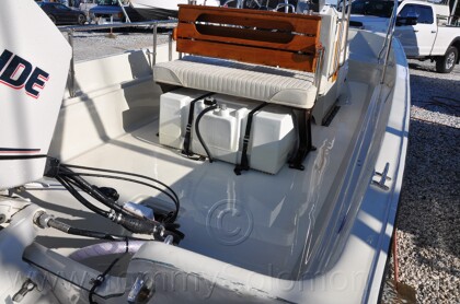1987 Boston Whaler 17' Montauk - 571