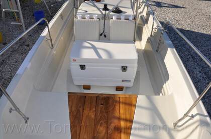 1987 Boston Whaler 17' Montauk - 576