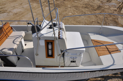 1987 Boston Whaler 17' Montauk - 635