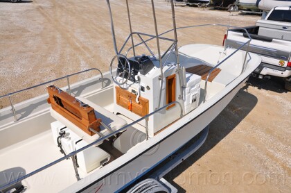 1987 Boston Whaler 17' Montauk - 652