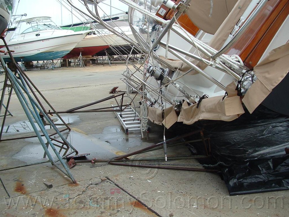 Hinckley 42 roll-over on the hard - 4
