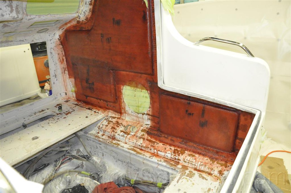 Marlin 350-SF Center Console (Memphis Belle) - 41