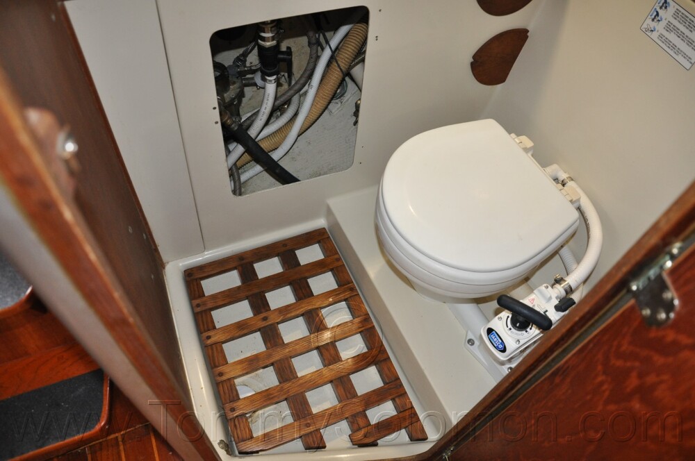 1984 Mirage 30 Bottom/Keel/Rudder/Electrical - 886