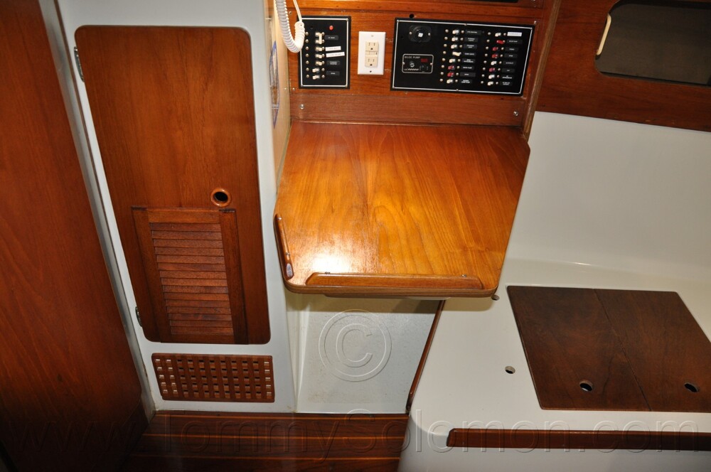 1984 Mirage 30 Bottom/Keel/Rudder/Electrical - 924