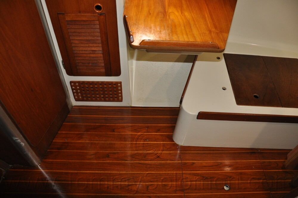 1984 Mirage 30 Bottom/Keel/Rudder/Electrical - 925