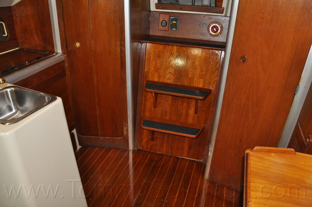 1984 Mirage 30 Bottom/Keel/Rudder/Electrical - 952