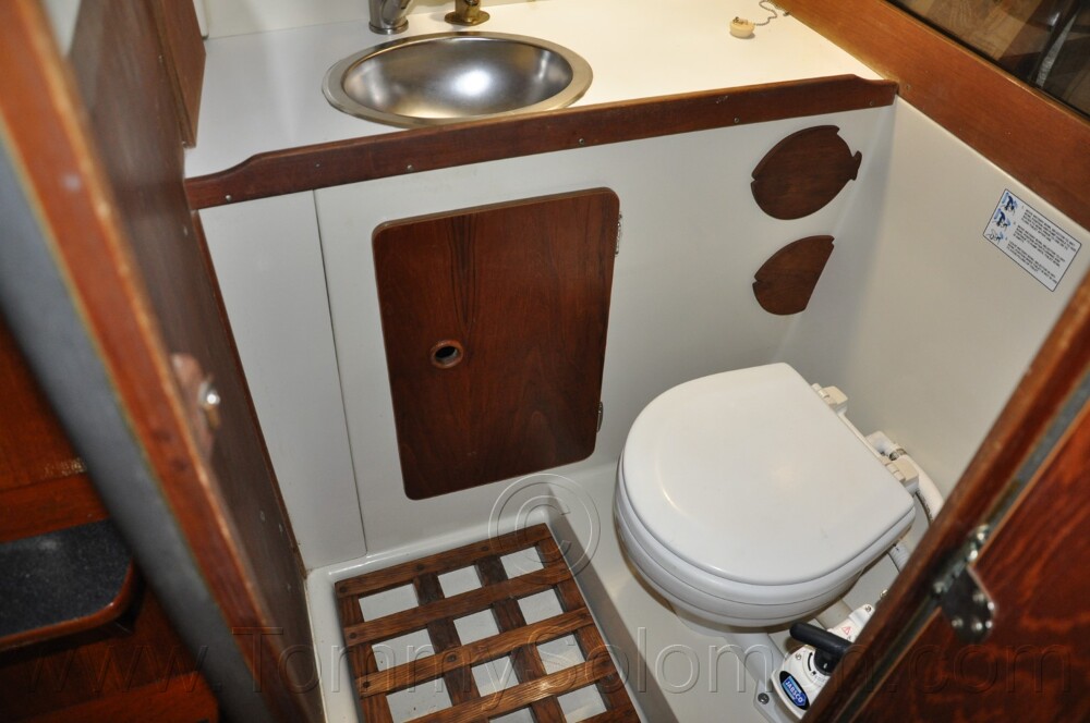 1984 Mirage 30 Bottom/Keel/Rudder/Electrical - 956