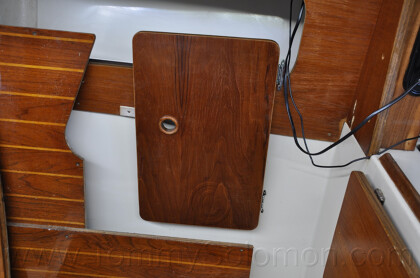1984 Mirage 30 Bottom/Keel/Rudder/Electrical - 171