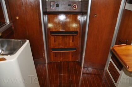 1984 Mirage 30 Bottom/Keel/Rudder/Electrical - 951