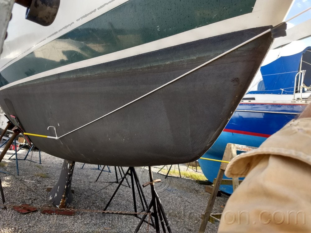 1999 Beneteau 38 Oceanis Bow Thruster Tube Install - 10