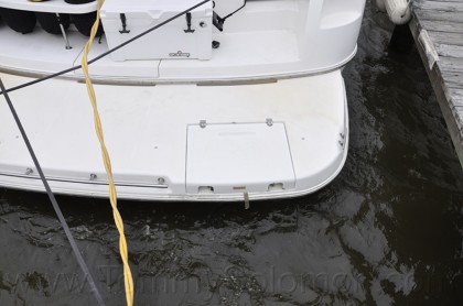 1999 Cruisers Yacht 39 Ladder Hatch 