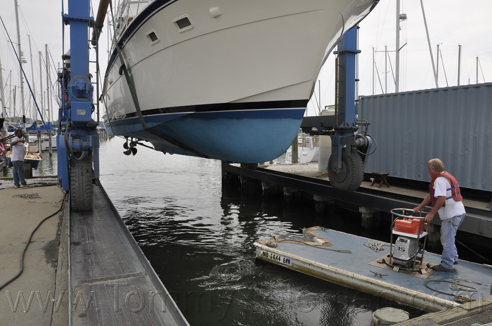 46' Hatteras HP Convertible-1983 "Magic Hat" - 735