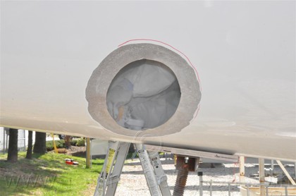 Bow Thruster Jeanneau 42-DS Install - 7